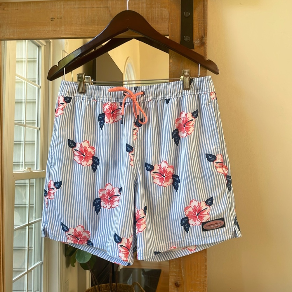 Vineyard Vines Striped Chappie Swim Trunks Size S